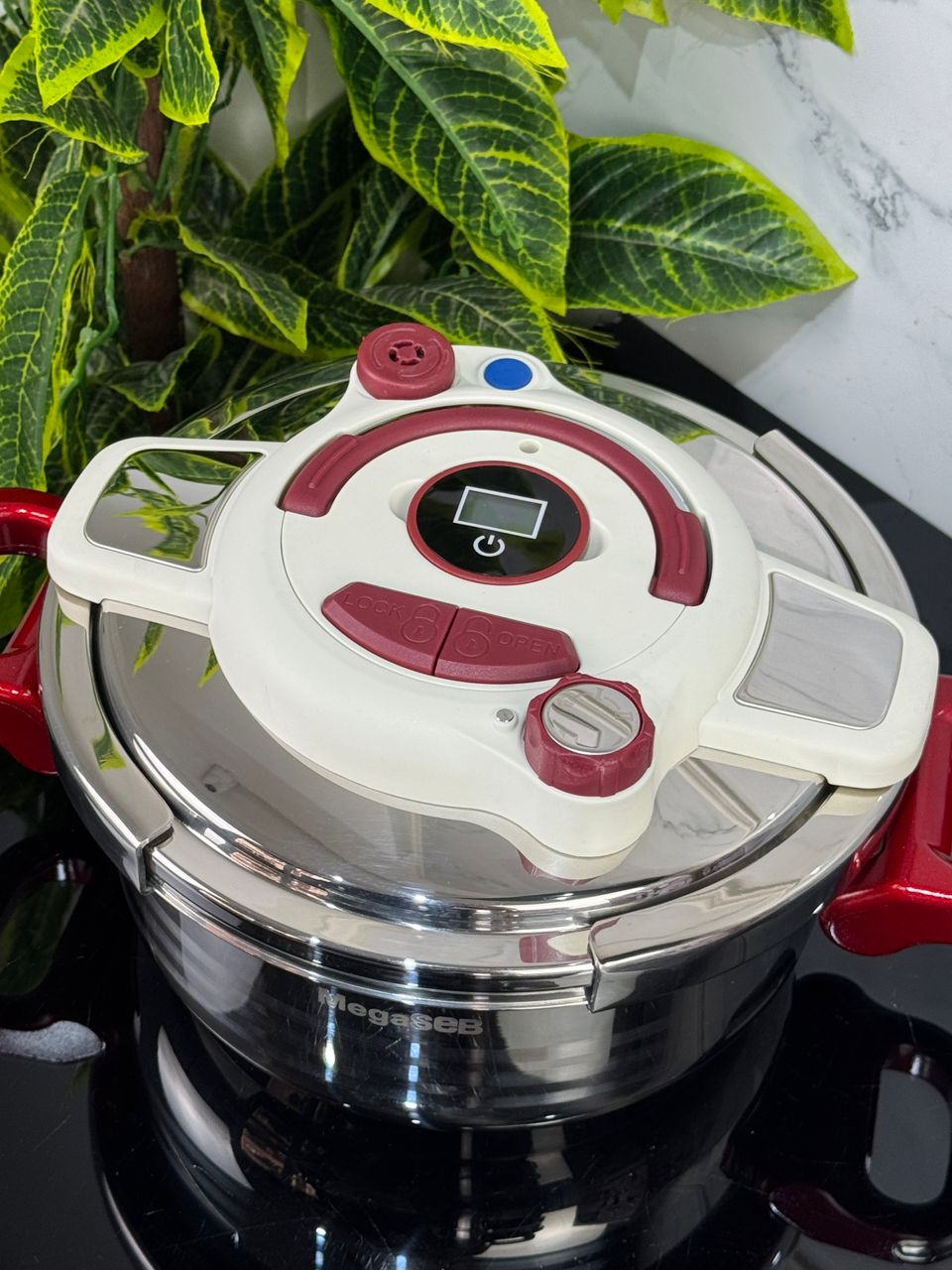 Cocotte MEGASEB  MINUTEUR  Inox 18/10  MULTIFONCTION